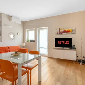 https://isola-design-district-modern-apartment-near-central-station.it-lombardy.com